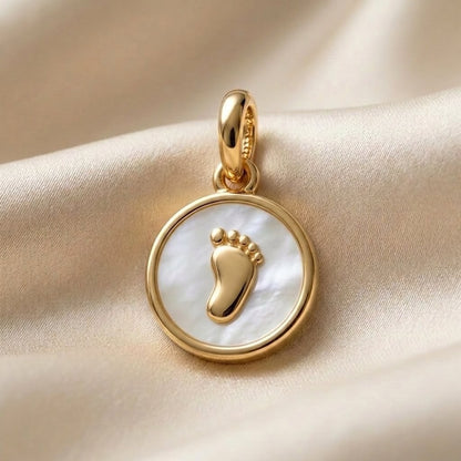 MemoryCharm - A charm that reveals a message from a loved one